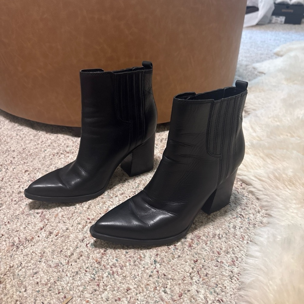 Marc Fisher Matter Chelsea Boot. Size 8.